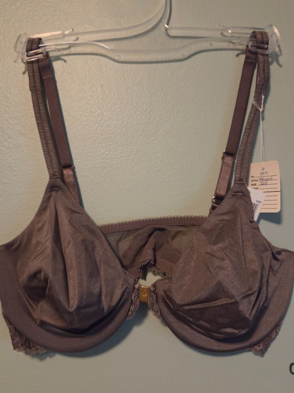 Wacoal front closure underwire Bra, 32D